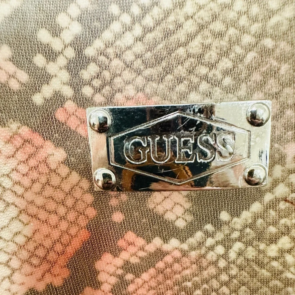 Guess rain boot
